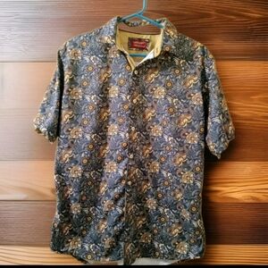 Men's Medium Paisley Pattern Shirt  Black and Gold Great Condition Light Weight